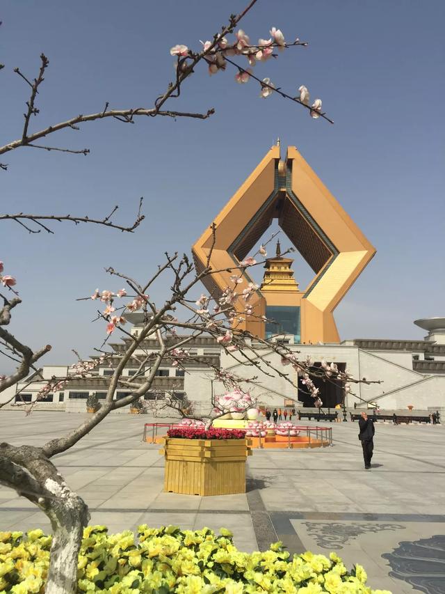 旅游中去過(guò)哪些值得推薦的寺廟景區(qū)呢？請(qǐng)說(shuō)明推薦理由是什么？